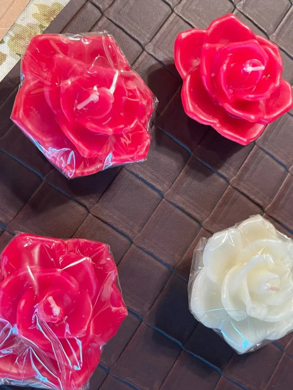 Lot of 4 (3 Red, 1 White) Rose Shaped Floating Candles with Fragrance New